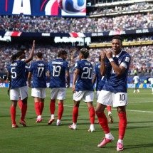 França afasta tensão, vence duelo difícil com Senegal e estreia bem na Copa - No Ataque Internacional
