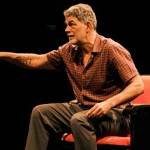 Eduardo Moscovis traz a BH o monólogo 'O motociclista no globo da morte' - Teatro em Movimento/Divulgação