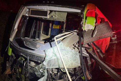 Motorista de carreta morre em acidente que envolveu ÃŽnibus na FernÃ£o Dias -  (crédito: reproduÃ?Â§Ã?Â£o PRF)