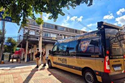 Base localizada no cruzamentos da Rua Hermílio Alves com a Avenida do Contorno  -  (crédito: Jair Amaral/EM/D.A.Press)