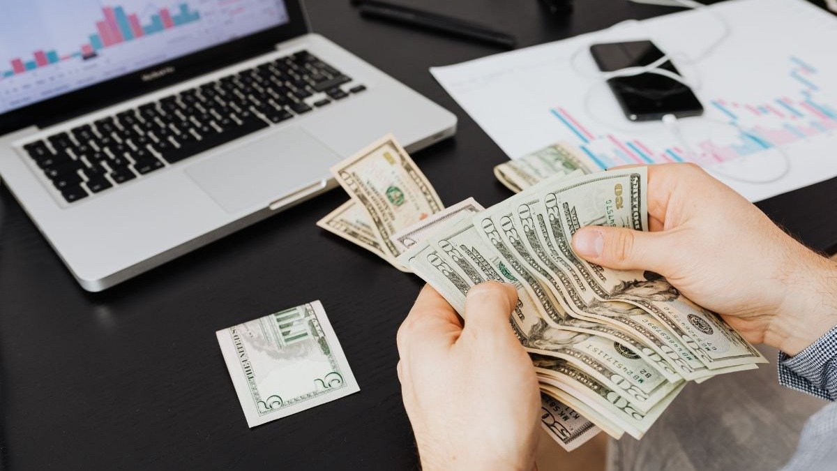 Brasileiros buscam novas fontes de renda para complementar o or&ccedil;amento e aliviar o peso do custo de vida. -  (crédito: Karola G de Pexels)