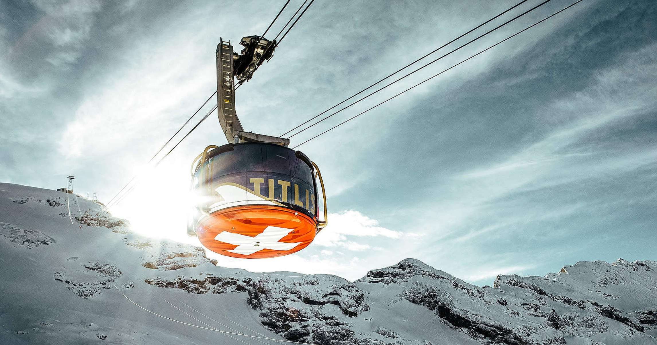 Titlis Rotair, o primeiro teleférico giratório do mundo, realiza uma rotação completa, proporcionando vistas panorâmicas dos Alpes suíço-Titlis Tour/Divulgação
