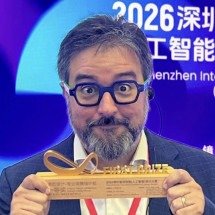 Brasileiro Filipe Diniz faz história e vence prêmio internacional de design óptico em Shenzhen