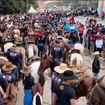 Maior cavalgada de Minas Gerais e romeiros aguardados em festividade de fé - A3 M&iacute;dia