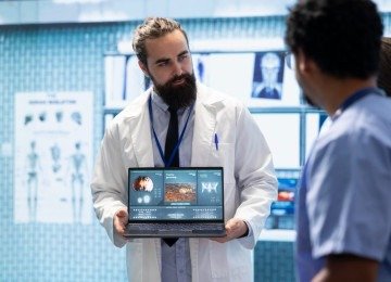 A inteligência artificial detecta padrões sutis de doenças mais rapidamente do que o olho humano jamais conseguiria -  (crédito: DC Studio/Magnific/Freepik)