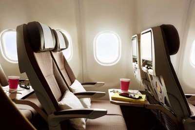A classe econômica da Swiss é a opção mais acessível. Nas aeronaves mais modernas da companhia, os assentos receberam melhorias ergonômicas  -  (crédito: Swiss/Divulgação)