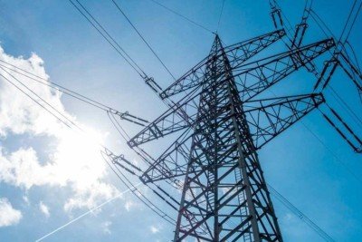 Quando entram em contato com a rede elétrica, linhas das pipas podem provocar curtos-circuitos, rompimento de cabos e desligamentos de grandes áreas -  (crédito: Divulgação/Aneel)
