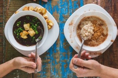 Os caldos servidos no Néctar da Serra vão das opções salgadas às doces -  (crédito: Agência Bingo/Divulgação )