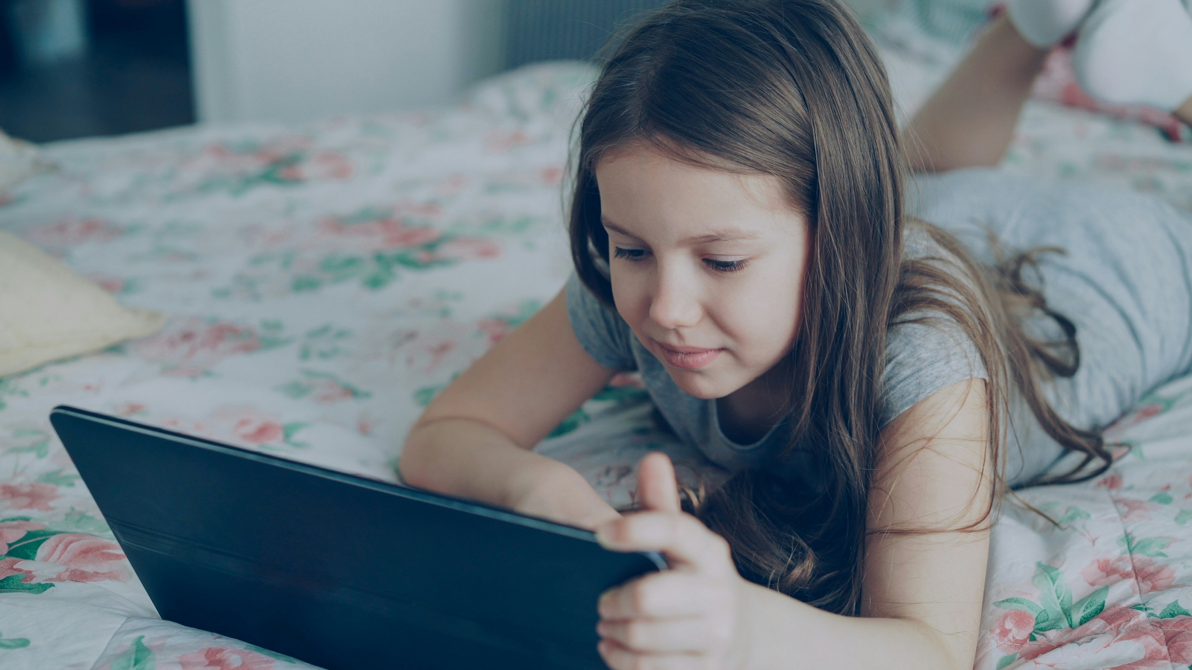 Sua Netflix, suas regras: como criar perfis e controlar o que as crianças veem - Unsplash/ Vitaly Gariev