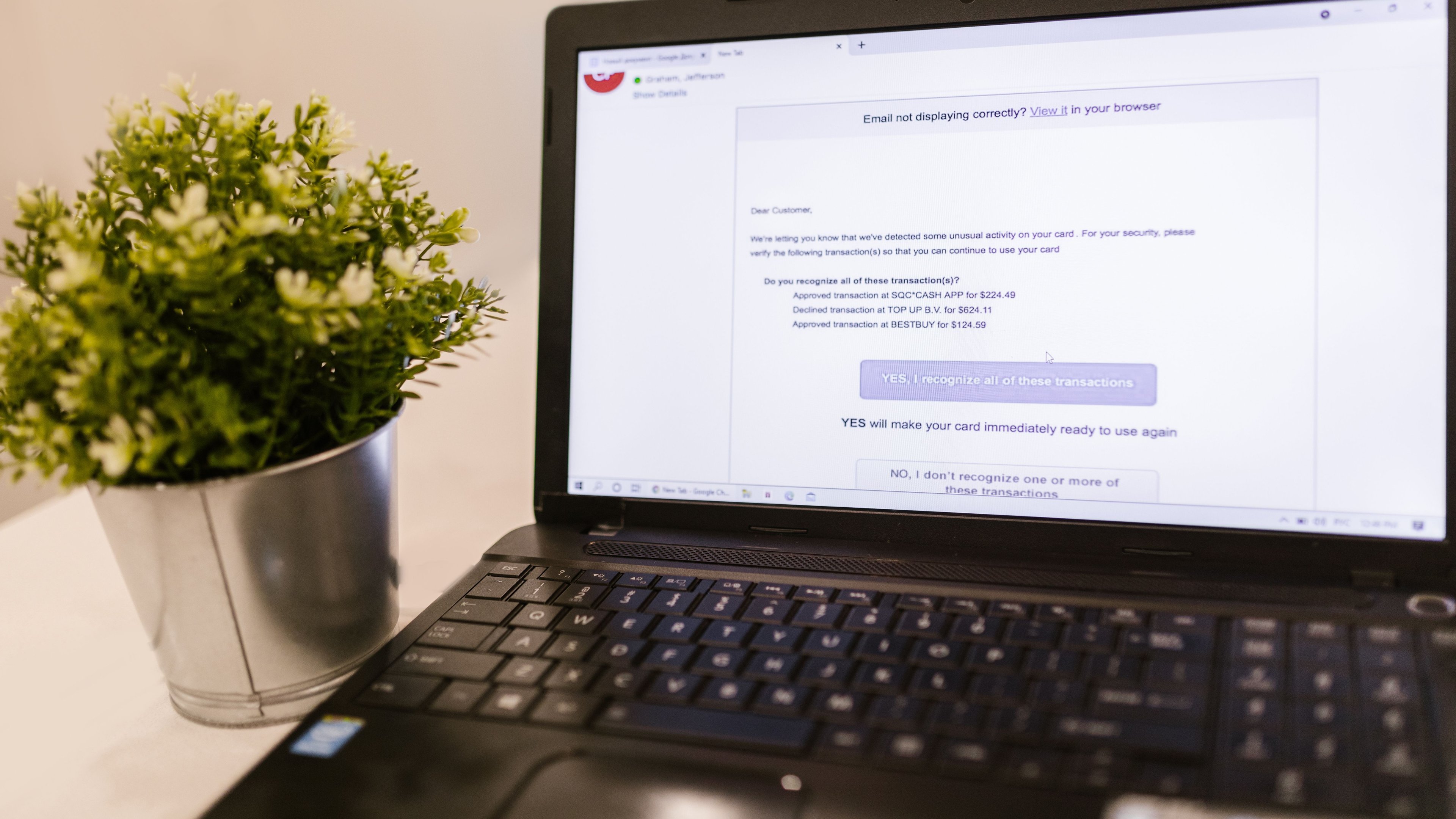Ao receber alertas sobre atividades incomuns no cart&atilde;o, como este e-mail, &eacute; fundamental agir rapidamente para proteger suas finan&ccedil;as e dados. -  (crédito: Pexels)