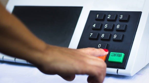 A urna eletr&ocirc;nica &eacute; crucial para o c&aacute;lculo dos votos v&aacute;lidos que podem decidir as elei&ccedil;&otilde;es j&aacute; no primeiro turno, conforme explica a mat&eacute;ria. -  (crédito: iStock )
