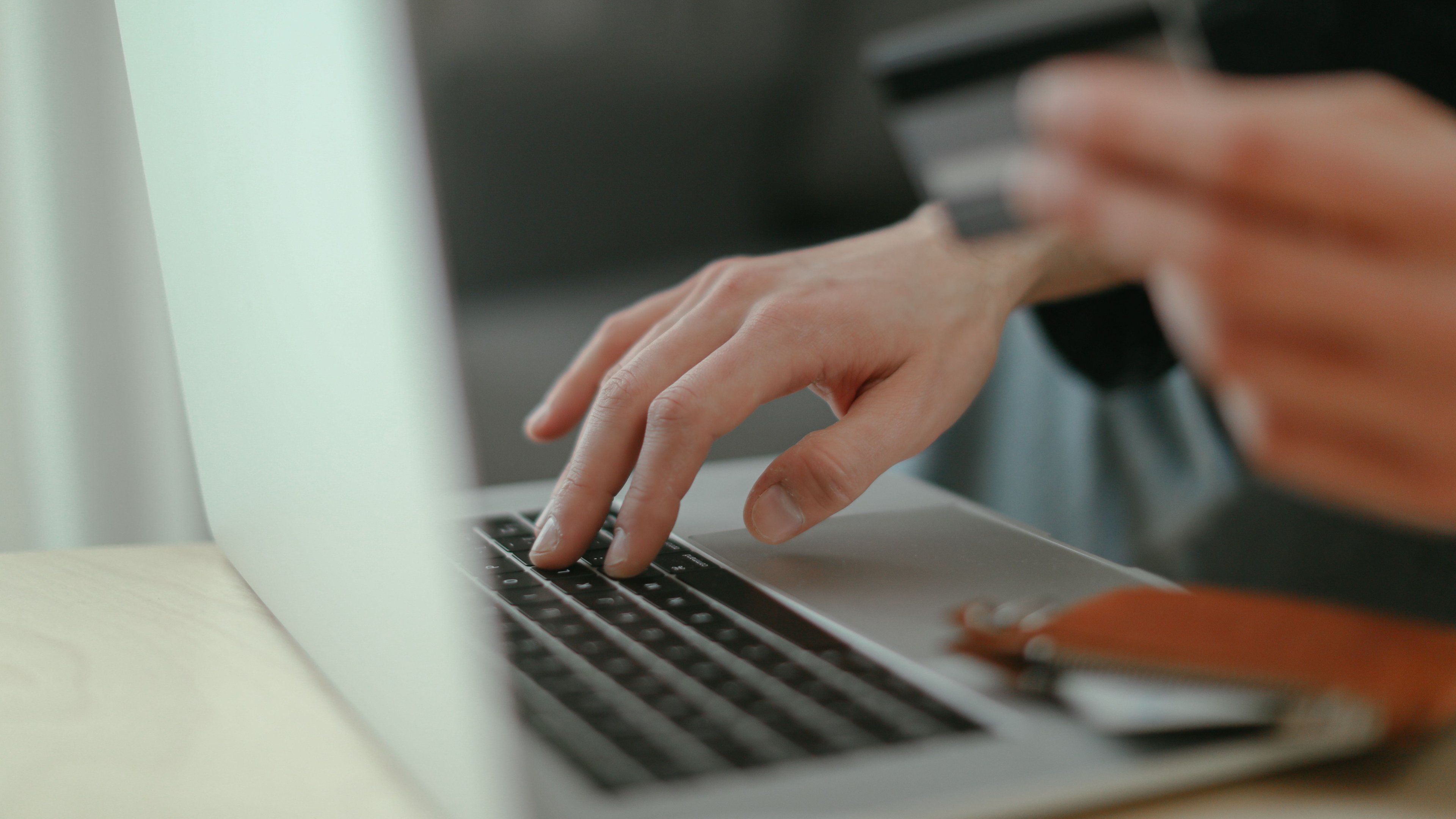 Comprou sem saber? Entenda o crime de receptação e como se proteger - Pexels/ Cup of Couple
