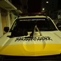 Homem é preso com submetralhadora artesanal em mirante de BH - Guarda Municipal de BH