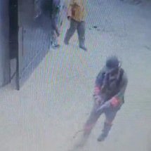 Vídeo: homem vestido de operário atira em motorista em garagem na Savassi - Reprodução