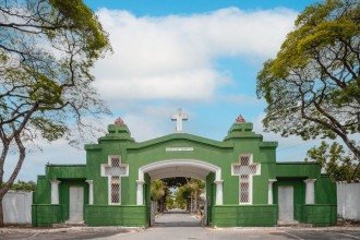 Passeio turístico no Cemitério do Bonfim revela arte, história e memória de BH