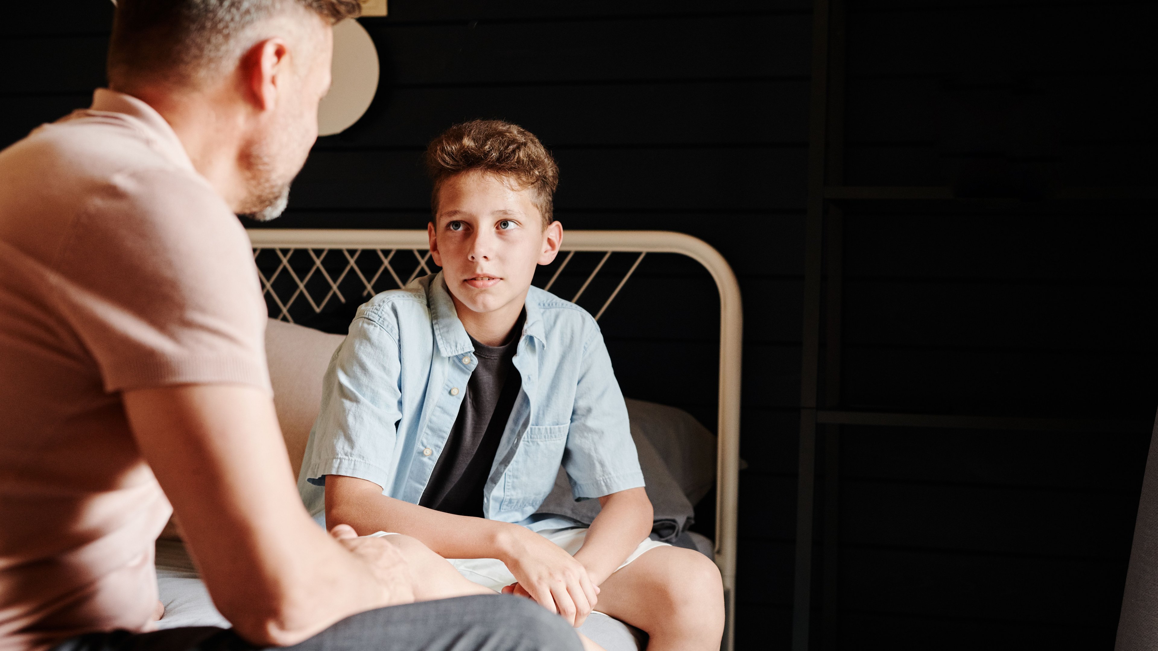 Como pais podem orientar filhos adolescentes sobre consentimento - Pexels/ Julia M Cameron