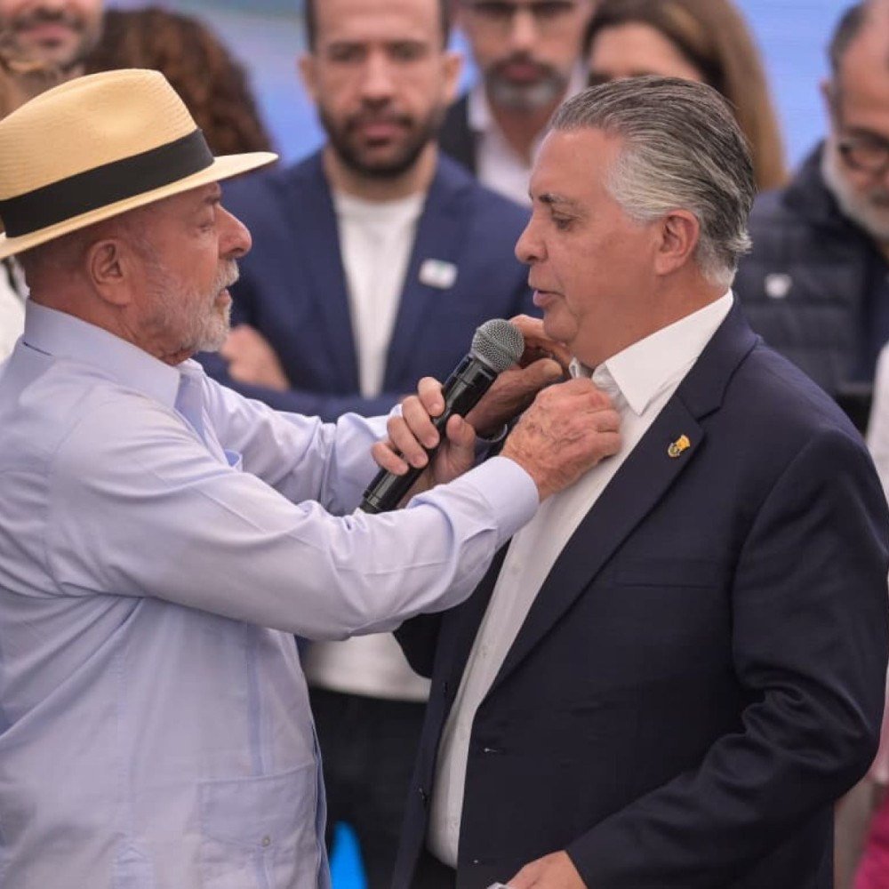 Em clima de proximidade com Lula, Damião pede apoio para saúde em BH