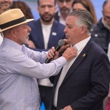 Em clima de proximidade com Lula, Damião pede apoio para saúde em BH - Leandro Couri