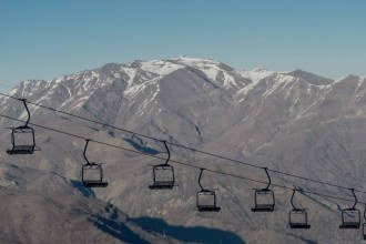 Sem neve, sem turistas: crise climática ameaça temporada de frio no Chile
