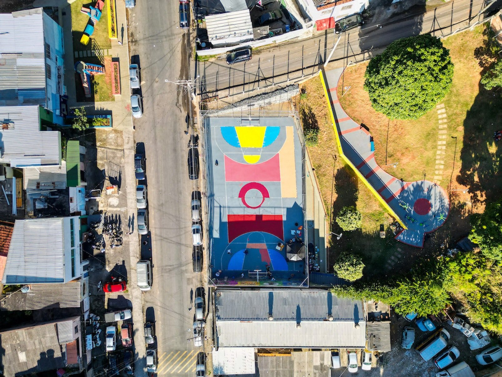 Quadra do Sereno ganha cores por artistas locais.
    -Ivan Abreu