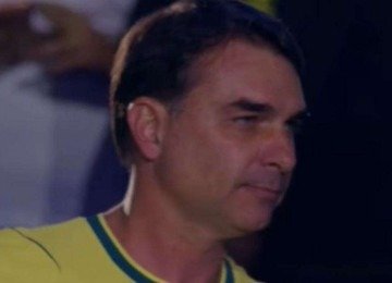 O nome da escolhida ainda n&atilde;o est&aacute; definido, mas deve ser anunciado nas pr&oacute;ximas duas semanas, segundo aliados de Fl&aacute;vio Bolsonaro -  (crédito: Reprodu&ccedil;&atilde;o/Youtube Fl&aacute;vio Bolsonaro)