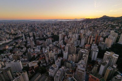 Amanhecer no &uacute;ltimo dia antes do inverno em Belo Horizonte a partir da Serra do Curral a regi&atilde;o Sudeste da capital mineira -  (crédito: Mateus Parreiras/EM/D.A.Press)