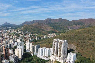 A Serra do Curral  sofreu com a minera&ccedil;&atilde;o ilegal e quadrilha que fraudou licen&ccedil;as; Ativistas v&atilde;o abra&ccedil;as a forma&ccedil;&atilde;o exigindo reparos -  (crédito: Mateus Parreiras/EM/D.A.Press)