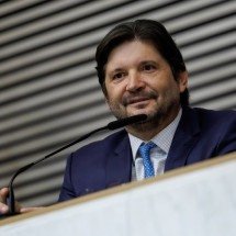 André do Prado mantém Eduardo Bolsonaro suplente no Senado após condenação - Bruna Sampaio e Rodrigo Costa/Alesp