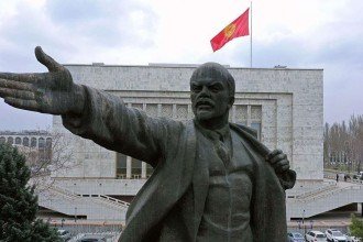 Bishkek, a moderna capital onde herança soviética é destruída