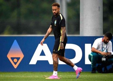 A expectativa de muitos torcedores é de que Neymar consiga jogar e mostrar todo o seu talento, coisa que não faz há 6 anos -  (crédito: Mauro Pimentel/AFP)