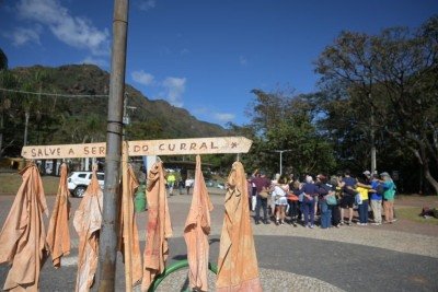 Movimento faz o 9&ordm; Abrace a Serra do Curral no Parque das Mangabeiras para sensibilizar pela preserva&ccedil;&atilde;o e recupera&ccedil;&atilde;o do s&iacute;mbolo de BH  -  (crédito: Leandro Couri/EM/D.A.Press)