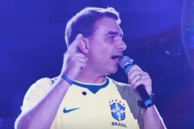 Flávio Bolsonaro prometeu honrar o pai na campanha presidencial -  (crédito: Reprodução/Instagram)