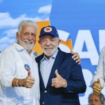 O que fará Lula diante da incômoda presença de Jaques Wagner no governo - Foto: Ricardo Stuckert / PR