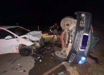 A colisão foi registrada por volta das 22h, na altura do km 11 da rodovia -  (crédito: Reprodução/CBMMG)