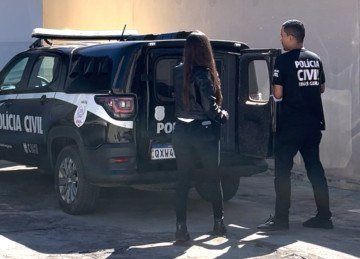 Um suspeito chegou a fugir da cidade e a investigada teria tentado intimidar uma das adolescentes -  (crédito: Reprodução/PCMG)