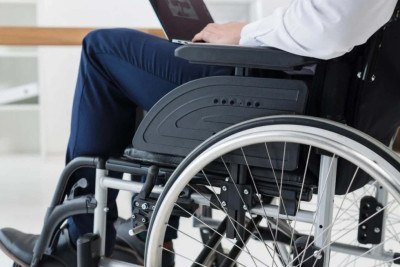 Um dos sintomas da ELA é a fraqueza muscular que, com o tempo, compromete a mobilidade do paciente -  (crédito:  FreePik/Magnific)