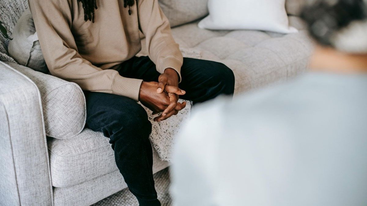 A decis&atilde;o de buscar tratamento para depend&ecirc;ncia qu&iacute;mica &eacute; um passo que exige reflex&atilde;o e apoio m&uacute;tuo. -  (crédito:  Alex Green de Pexels)