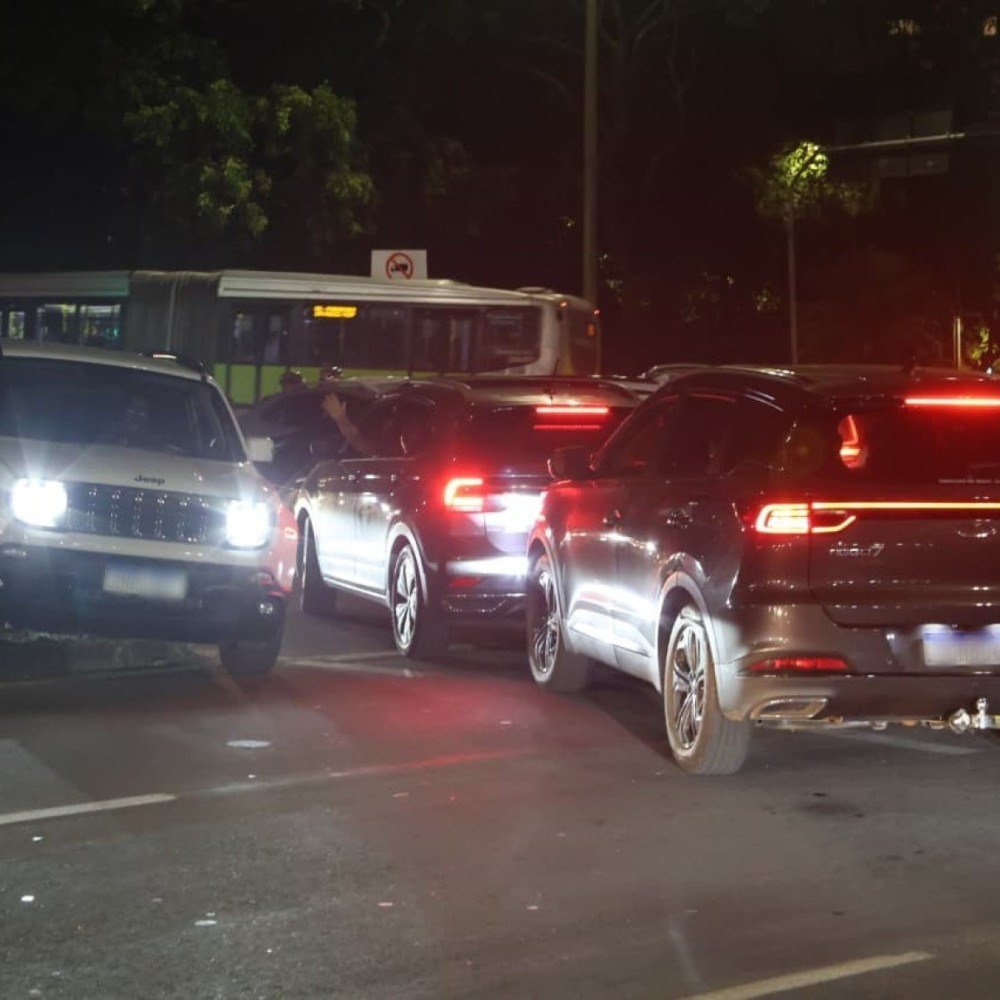 BH tem trânsito caótico na noite desta quarta-feira (24/6); veja imagens