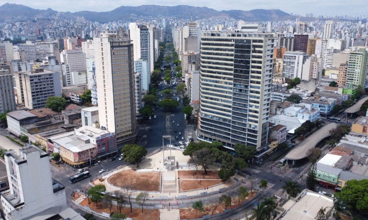 Democracia participativa ou apenas um teatro? - Leandro Couri 