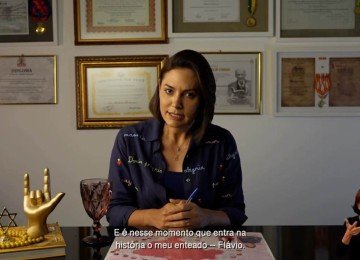Ex-primeira-dama Michelle Bolsonaro posta vídeos nas redes sociais com críticas a enteado, o senador Flávio Bolsonaro, candidato a presidente da República -  (crédito: Reprodução/Redes Sociais)
