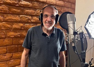 
Em seu sexto álbum de estúdio, Sidney Grandi, de 77 anos, gravou canções que falam de afetos, memórias e inquietações sociais -  (crédito: Instagram/reprodução)
