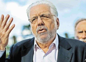 Jaques Wagner (PT) se afastou da liderança do governo no Senado após se reunir com o presidente Lula -  (crédito: Elza Fiuza/Agencia Brasil – 15/2/16)