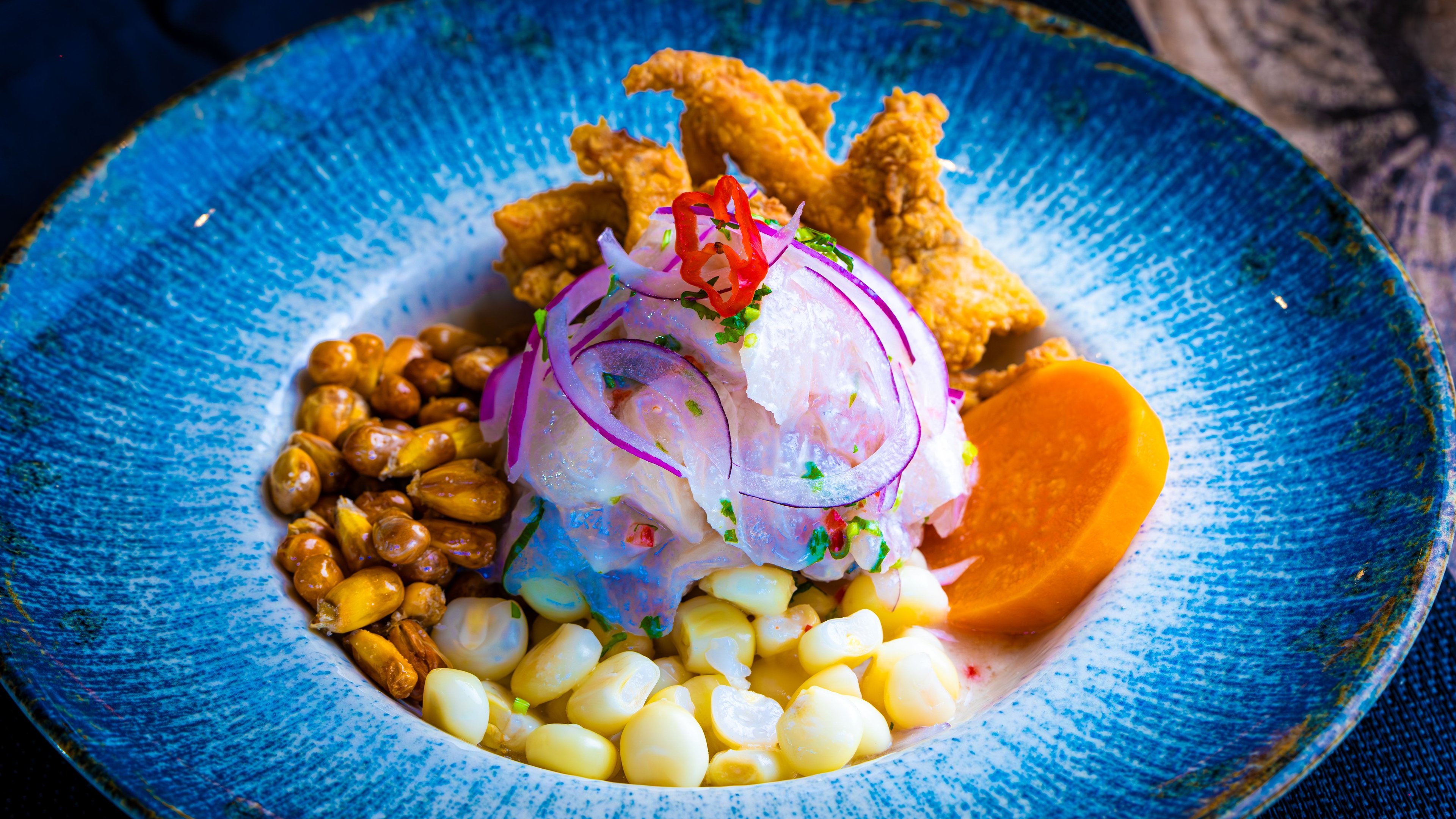 O ceviche, prato de peixe marinado, &eacute; o mais conhecido da culin&aacute;ria peruana, que vai muito al&eacute;m dele. -  (crédito: Pexels)