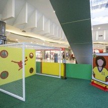 Bourbon Shopping tem arena para troca de figurinhas da Copa - DINO