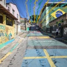 Vizinhança mantém tradição de decorar a rua para a Copa há 32 anos - Leandro Couri/Em/D.A Press
