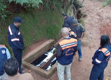 A situação mobilizou equipes da Prefeitura e da Defesa Civil de Nova Lima -  (crédito: Reprodução/Defesa Civil de Nova Lima)
