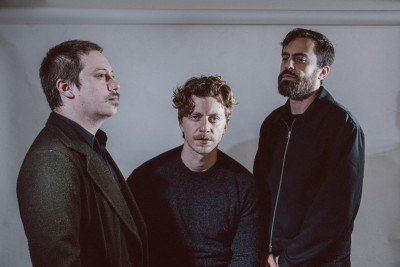 
Scalene traz a BH o repertório apresentado no Lollapalooza paulistano, em março deste ano -  (crédito: Yvã Santos/divulgação)