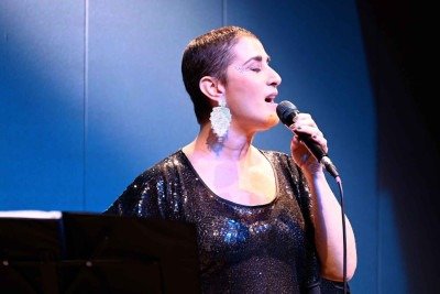 A cantora Paula Santoro vai se apresentar NESTE sábado à noite, no Teatro Feluma
 -  (crédito: Sylvia Vianna/Divulgação)