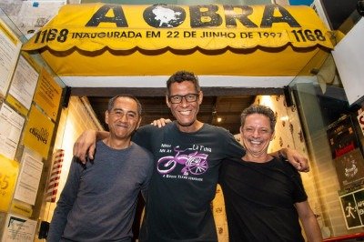 Marcelino Rodrigues, Claudão Pilha e Marcelo Crocco há 29 anos oferecem o palco d'A Obra para artistas da cena alternativa de BH e do Brasil. -  (crédito: Alexandre Biciati/Divulgação)