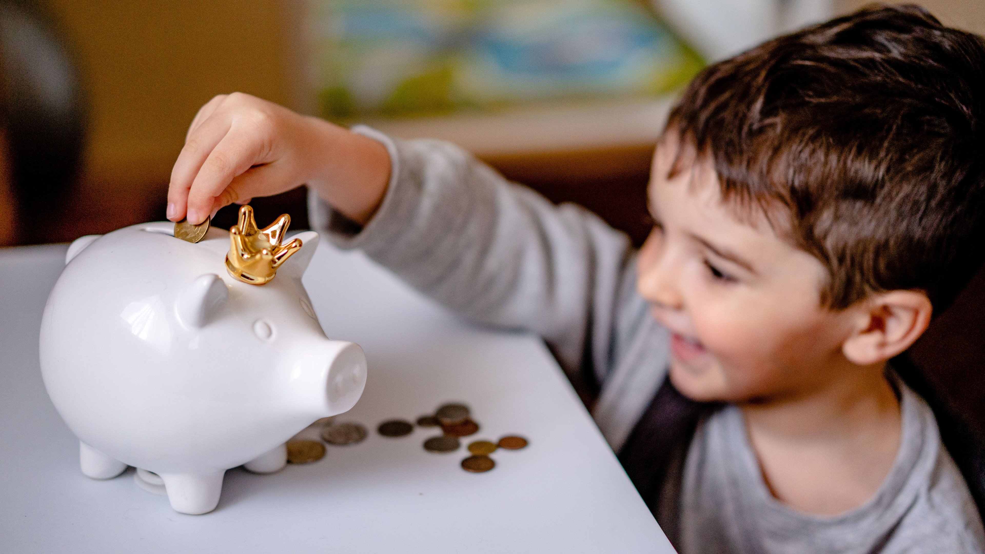 5 dicas de educação financeira para ensinar aos seus filhos desde cedo